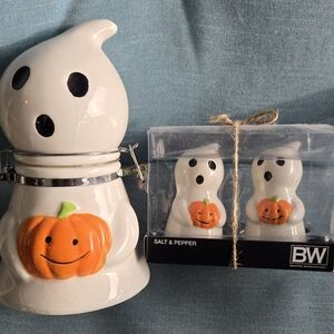 Boston Warehouse Ghost and Pumpkin Shaker Set